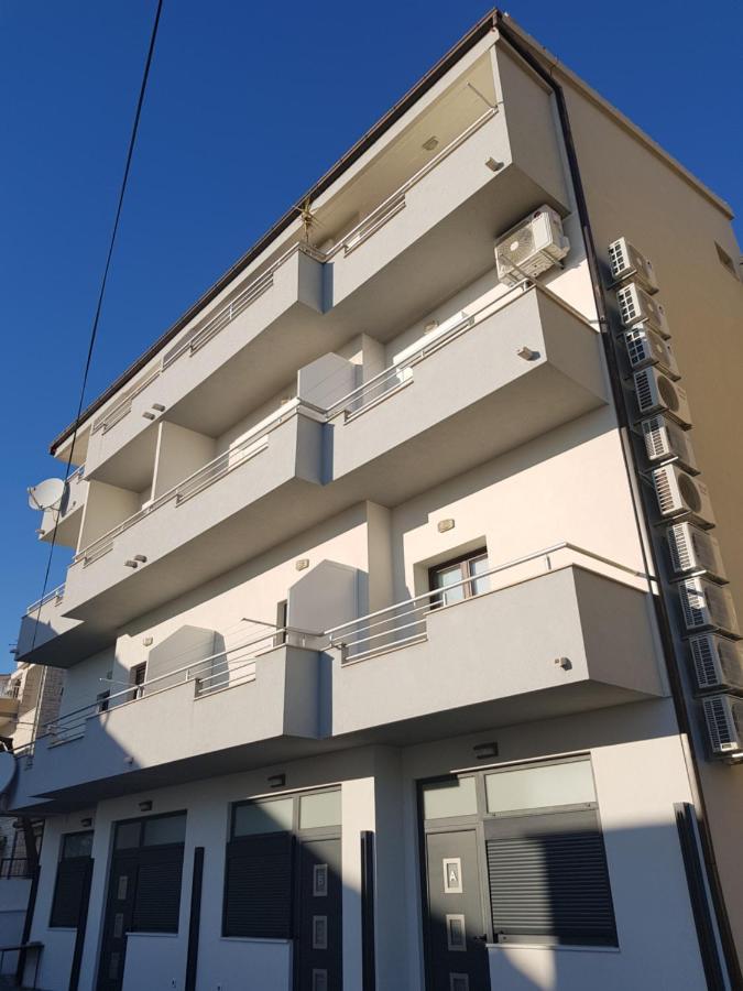 Grey House Apartment Makarska Exterior foto
