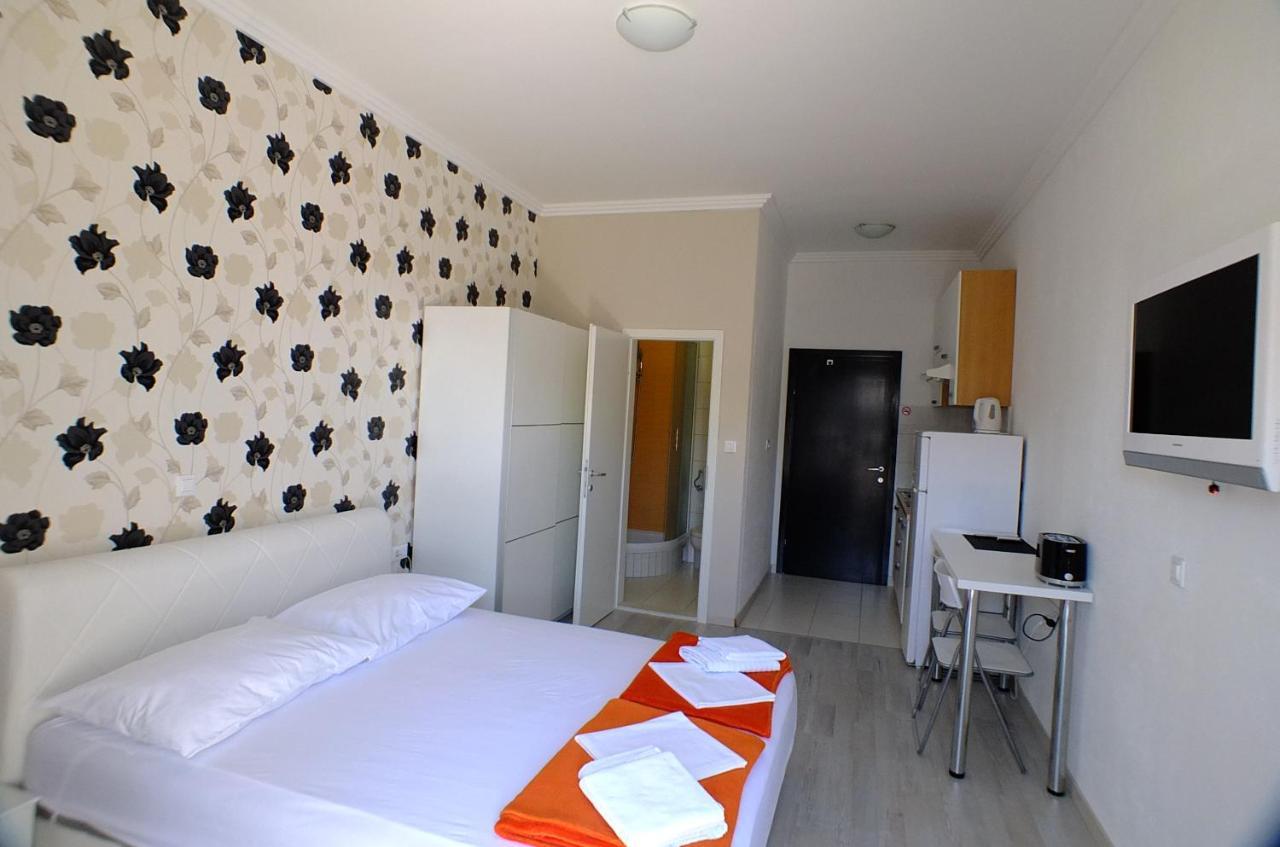 Grey House Apartment Makarska Exterior foto