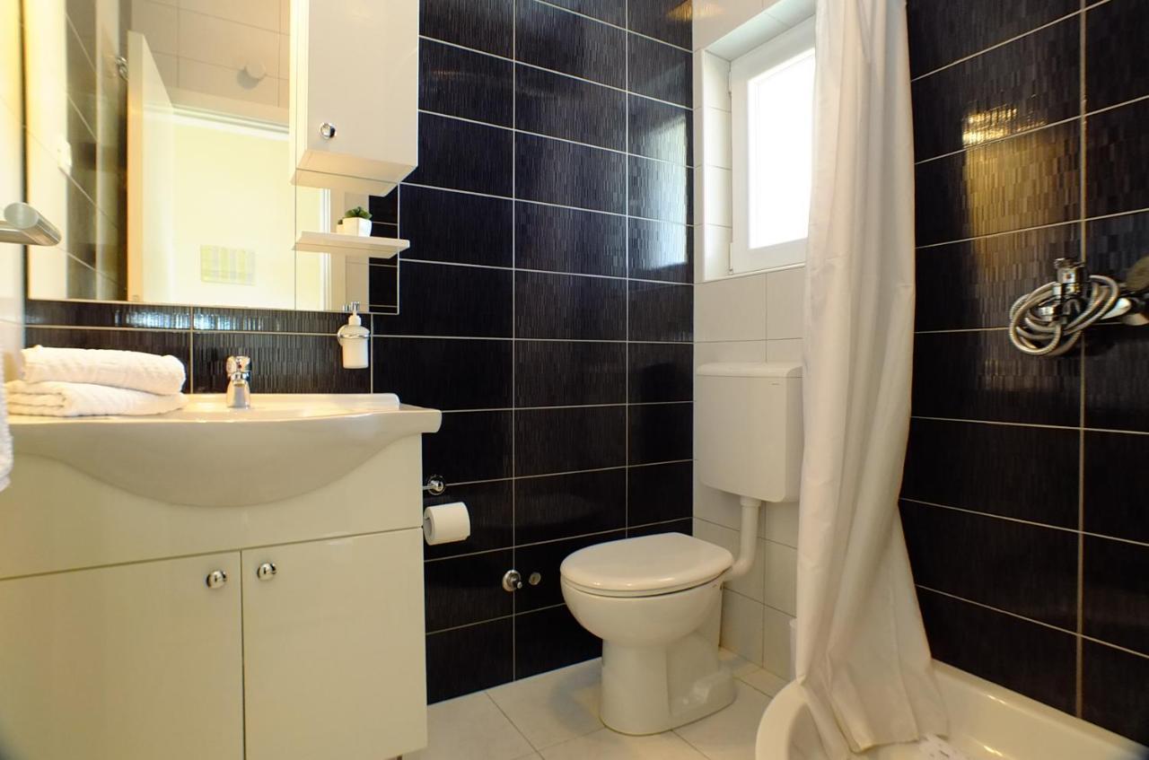 Grey House Apartment Makarska Exterior foto