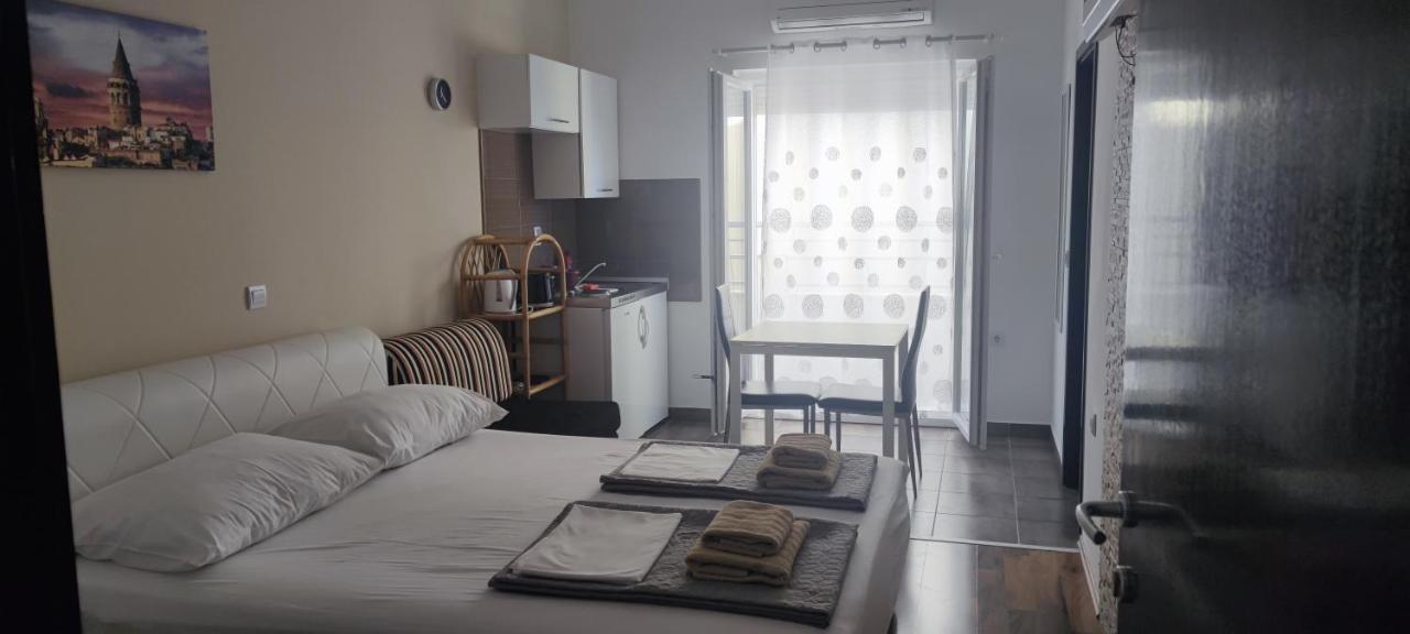 Grey House Apartment Makarska Exterior foto